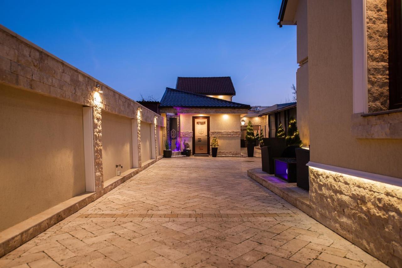 H&V Residence - Diamond Bungalow Apartment Arad Exterior foto