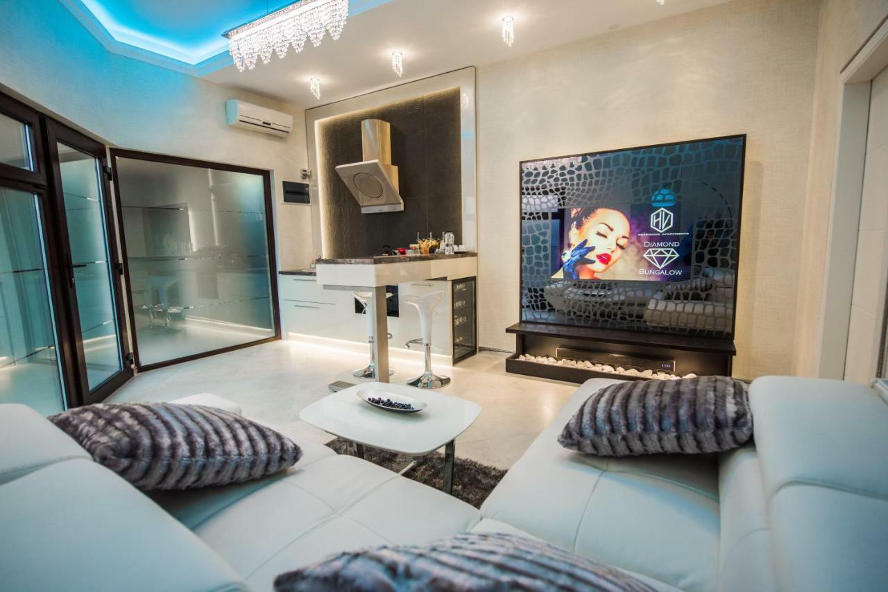 H&V Residence - Diamond Bungalow Apartment Arad Exterior foto