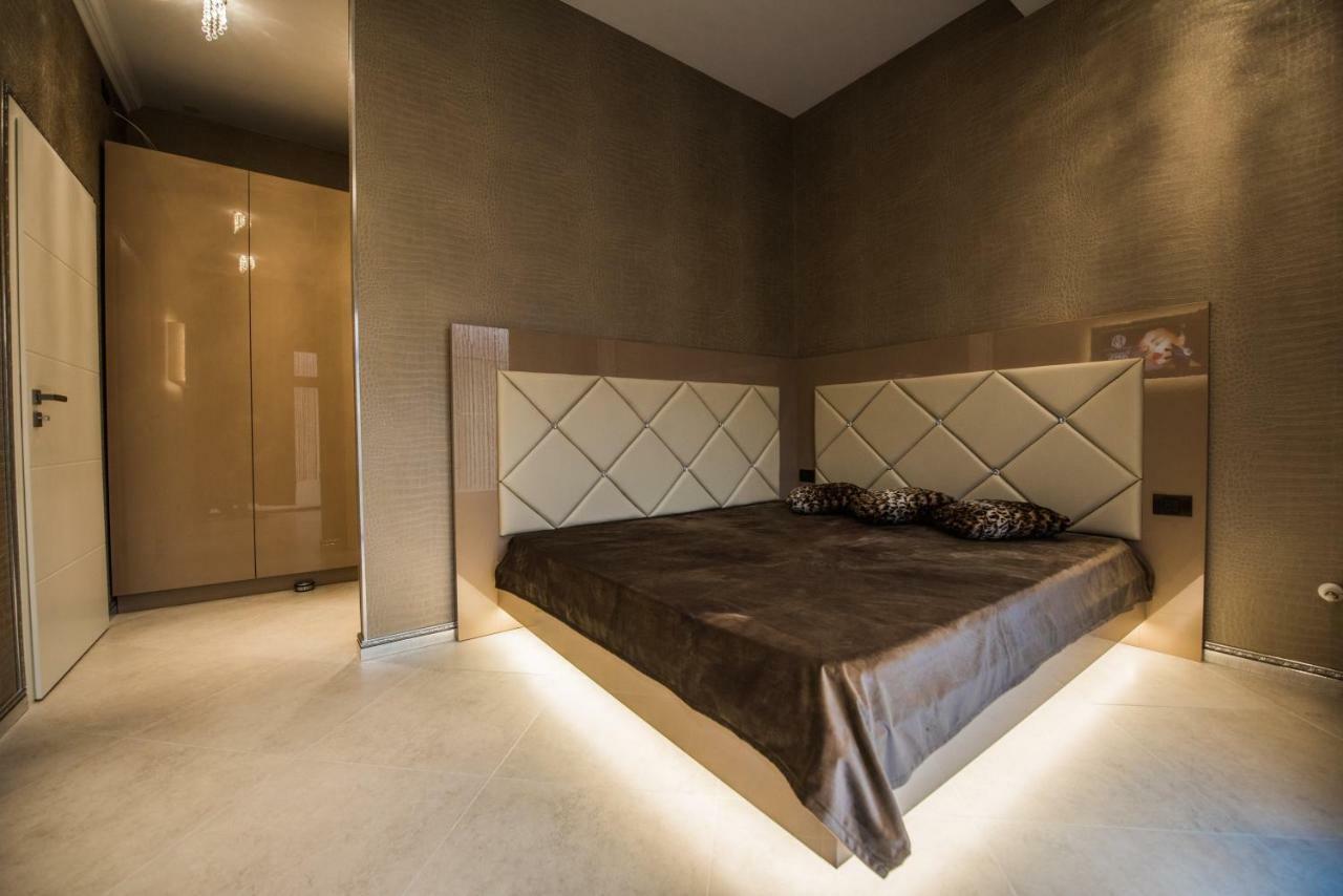 H&V Residence - Diamond Bungalow Apartment Arad Exterior foto